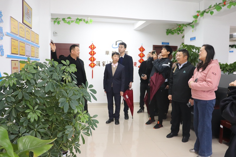濟寧市高新區(qū)建設(shè)局、綜合執(zhí)法局領(lǐng)導(dǎo)到華悅物業(yè)調(diào)研
