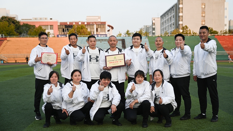 3、拔河比賽勇奪第一_副本.jpg