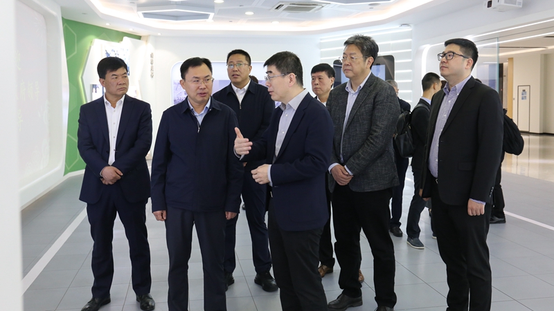 蘭州市委常委、副市長胡俊鋒到訪明日控股